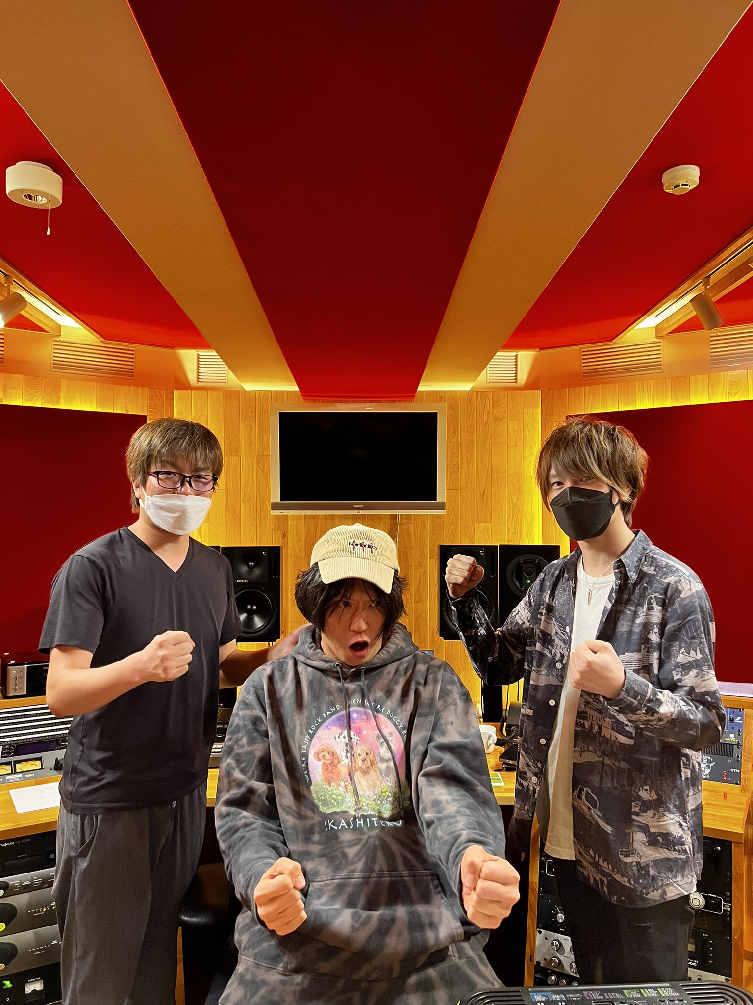THE KEBABS ギュンかわワンちゃんパーカー