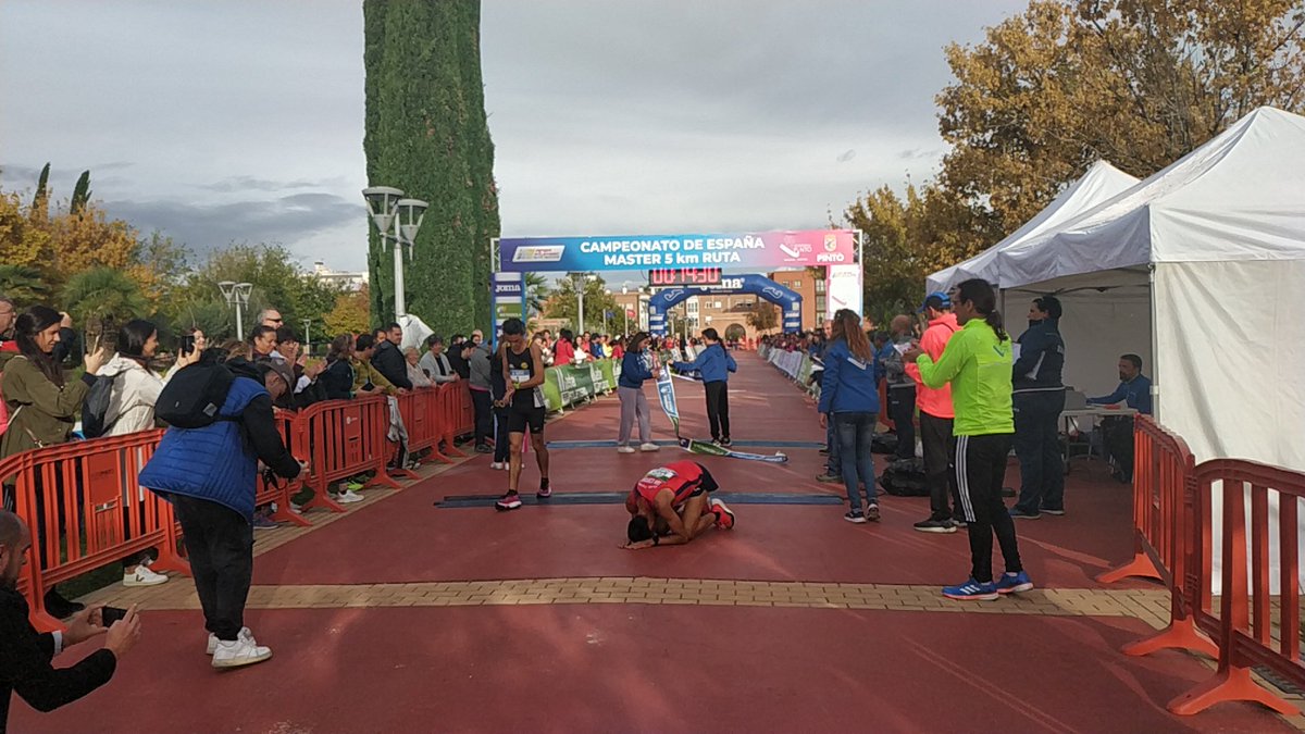 El Último Runner tweet media