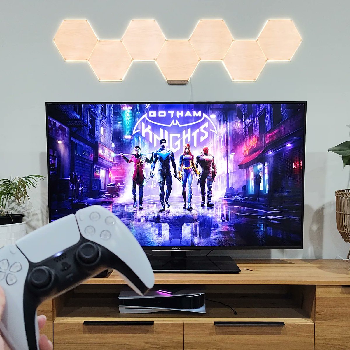 scarlettegamr's tweet photo. LET'S GOOOOOOO! I AM BATGIRL.
I played a few hours today and loving it so far!
A massive thank you to @WBGamesANZ and @PLAION_ANZ for the PS5 code #freeWBstuff https://t.co/HPcLNZsfbE