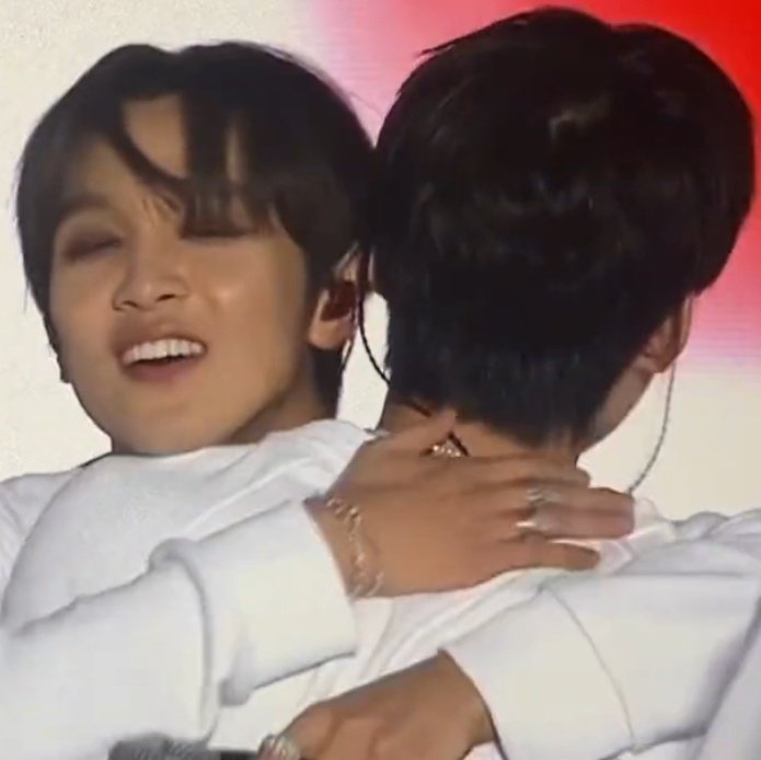 haechanprints's tweet photo. ohh haechan hugging doyoung :(( https://t.co/jeBacVQt5w