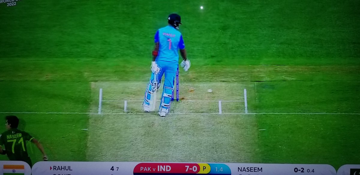 Sumit1882's tweet photo. Never underestimate the ability of KL RAHUL  to disappoint in important games 😤😤#INDvsPAK #KLRahul https://t.co/NsBCOWNBsZ