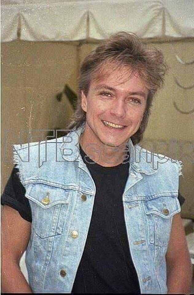 jessbythebsb's tweet photo. David rockin the denim while looking so hot.. 🔥😎💖💖💖💖#DavidCassidy #love #Beststyle #80s https://t.co/TttLmPEO6A