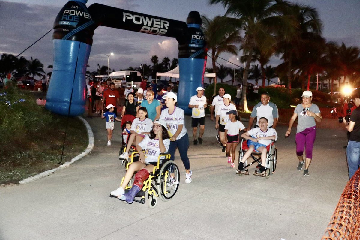 Sectur_Guerrero's tweet photo. #Activaton 
#TurismoDeportivo 
#TurismoInclusivo 

Así comenzó la carrera deportiva “Activaton”, con más de 400 participantes, organizada por Fundacion Teletón en el marco de la Cumbre Deportiva Guerrero 2022 en #Acapulco.

@Gob_Guerrero @EvelynSalgadoP https://t.co/bkW1cSkf3T