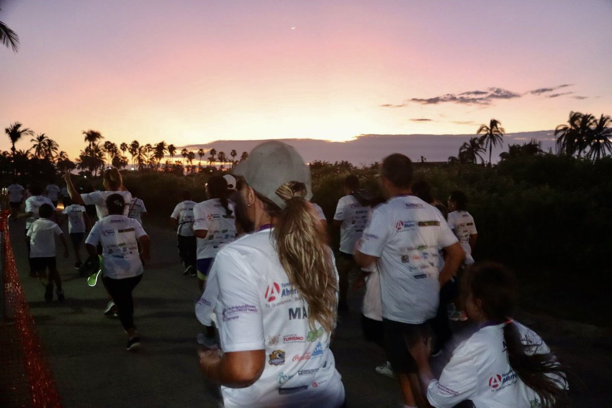 Sectur_Guerrero's tweet photo. #Activaton 
#TurismoDeportivo 
#TurismoInclusivo 

Así comenzó la carrera deportiva “Activaton”, con más de 400 participantes, organizada por Fundacion Teletón en el marco de la Cumbre Deportiva Guerrero 2022 en #Acapulco.

@Gob_Guerrero @EvelynSalgadoP https://t.co/bkW1cSkf3T