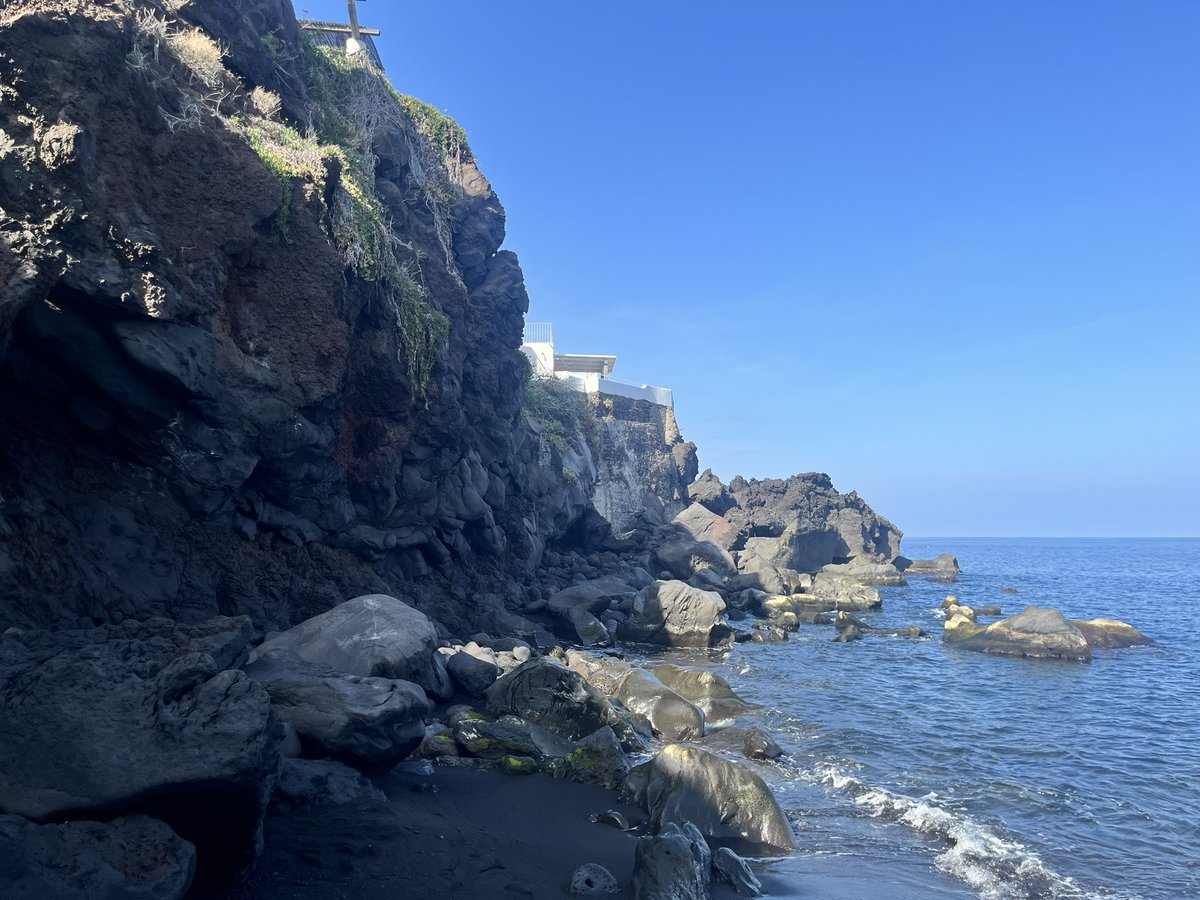 AGSItalytrip's tweet photo. Another day of beautiful blue skies at Stromboli https://t.co/i1KkfIJFdW