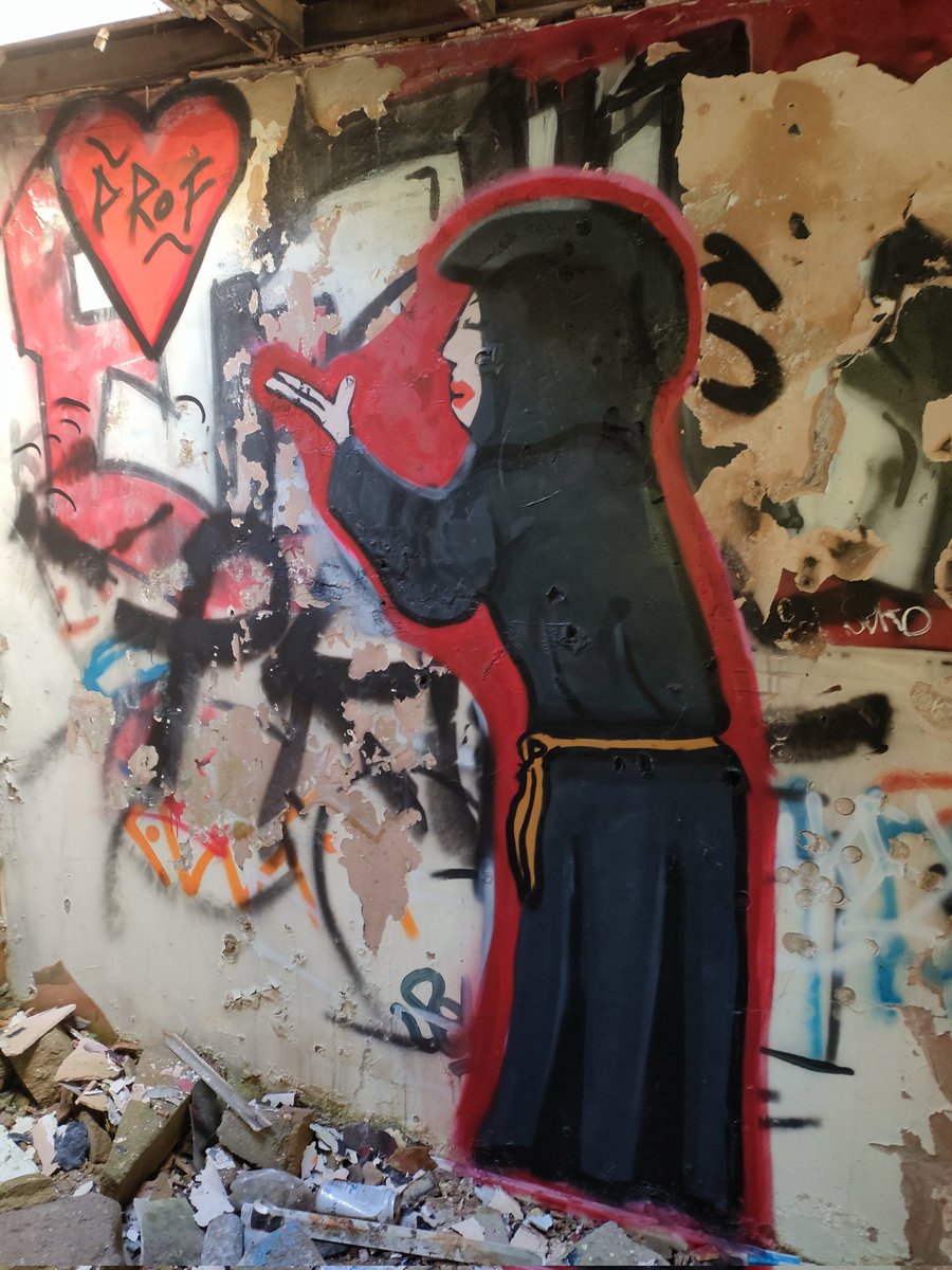 watkins92's tweet photo. Something different
#sprayartist #graffitiart #graffiti
#graffcity #art #abandonedplaces https://t.co/q2wq3iu3Dr