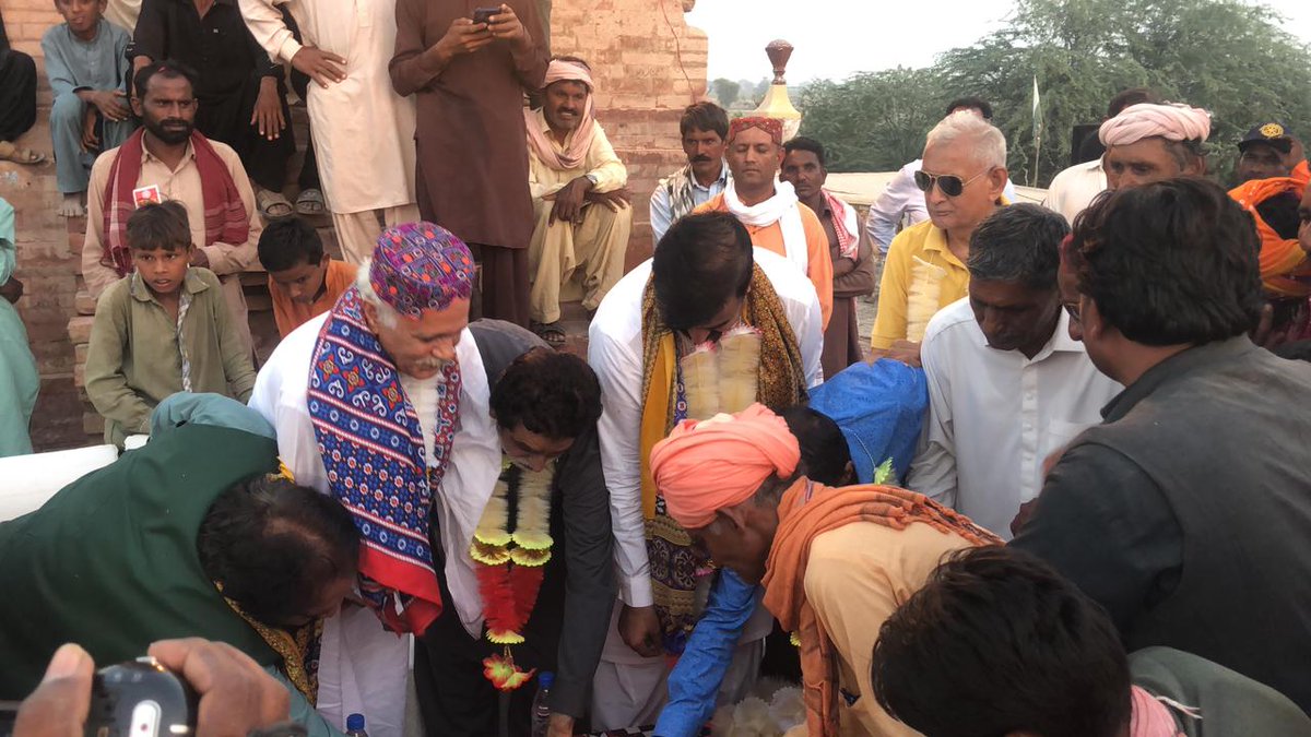 PPPCulturalWing's tweet photo. #HappyDiwali 
📌Patan Minar RYKhan #SaraikiWaseb #PPPCulturalWing 
With Saraiki Poet @DrAshuLal1 https://t.co/Mot8vKO6o6