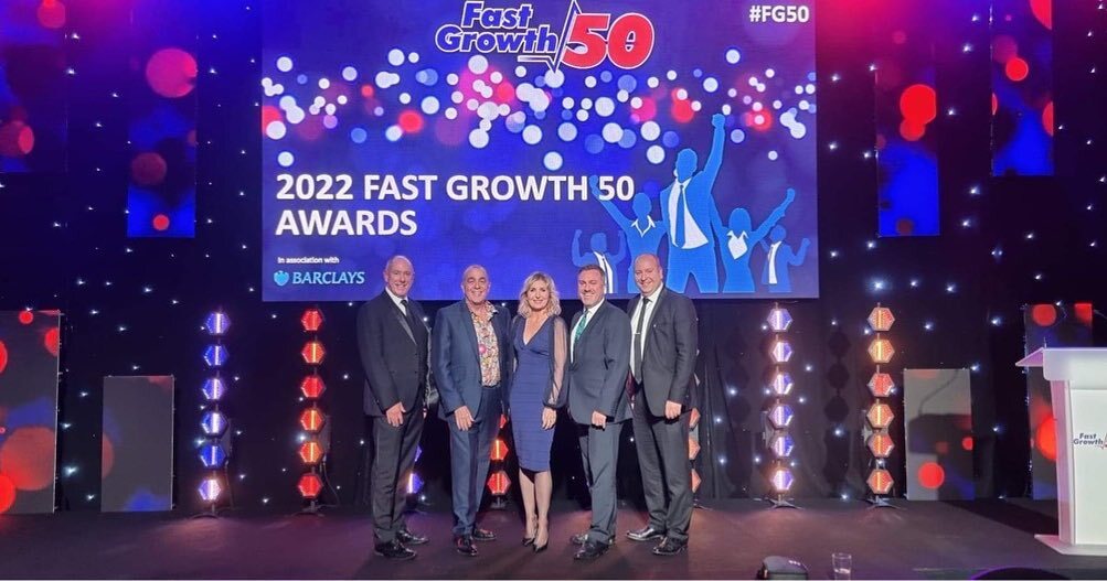 So I have been quiet this year on socials but after 250 gigs this was a great night to catch up with some amazing magicians and the lovely @msswlloyd <a href="/jasper_blakeley/">Jasper Blakeley</a> @philjaymagic and garyjones instagr.am/p/CkDi8KaI0vZ/