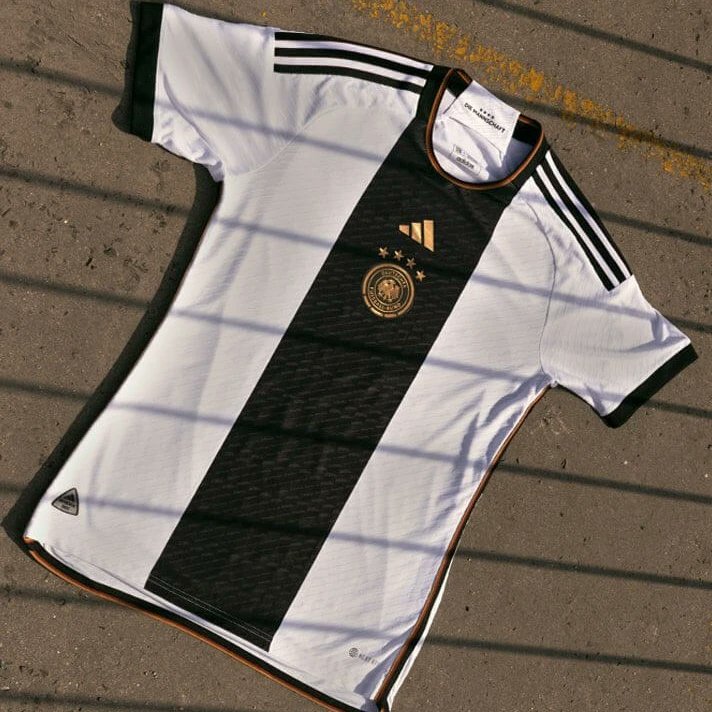 g_storerj's tweet photo. 🚨 Camisa Seleção Alemanha I (22/23) 🚨
💰| A partir de R$109,99
💲| PIX - Boleto - PayPal
✈️| Frete Já incluso!
📭| Produto Sob Encomenda
⚠️| Padrão Europeu (1:1)
✅| Garantia e Segurança 100%!
Dúvidas?
Atendimento⤵️
📲| (21) 97669-5143.
•
•
•
#Copadomundo #Compreja #foryou https://t.co/JOt3pdznfd
