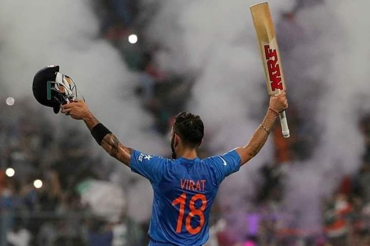 हार के मुंह से जीत को छीन लाया
लाहौर में रखा मैच दिल्ली में खींच लाया

#ViratKohli #TeamIndia #indvspakmatch