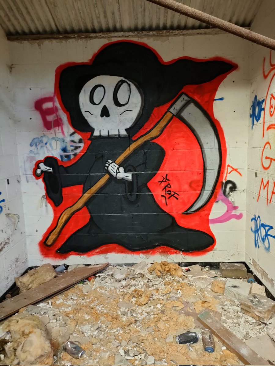 watkins92's tweet photo. Death comes for all of us, even my cans as one exploded on me today
#sprayartist #graffitiart #graffiti
#skulls #graffcity #art #abandonedplaces #death #reaper
#grimreaper https://t.co/wQ6G3WAMJn