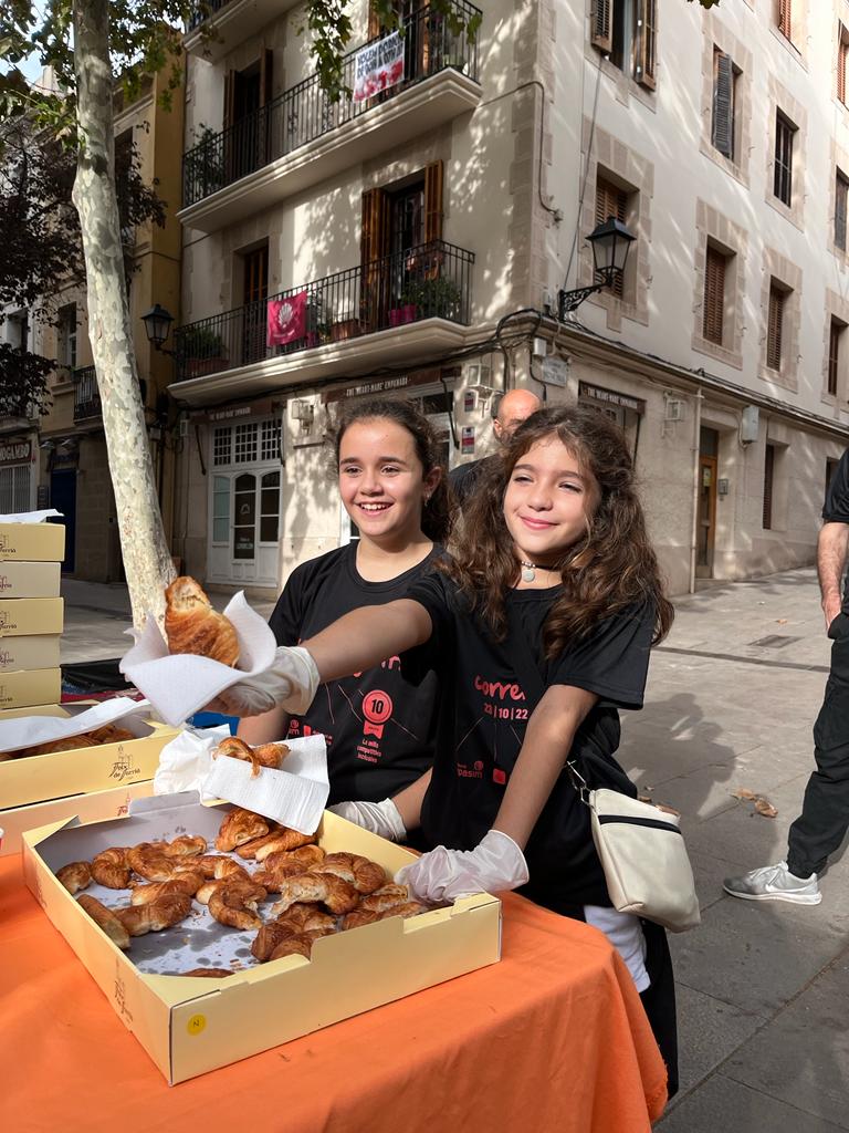 Avui hem celebrat la desena edició de la #CorremJunts, la cursa inclusiva i solidària de la <a href="/fundacioaspasim/">ASPASIM</a> que ja és tradició a #Sarrià! 👟

Moltes gràcies a totes les persones que ens heu acompanyat en un dia tan bonic i especial🧡💙

#10AnysCorremJunts