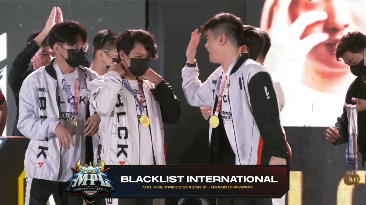 Dhralalatan's tweet photo. MPLPH S-10 CHAMPION BLACKLIST INTERNATIONAL 🖤🫶🏻
#BreakTheCode 
#ReclaimTheCrown 
#VeeWiseRoyalComeback https://t.co/kh97zbezi1