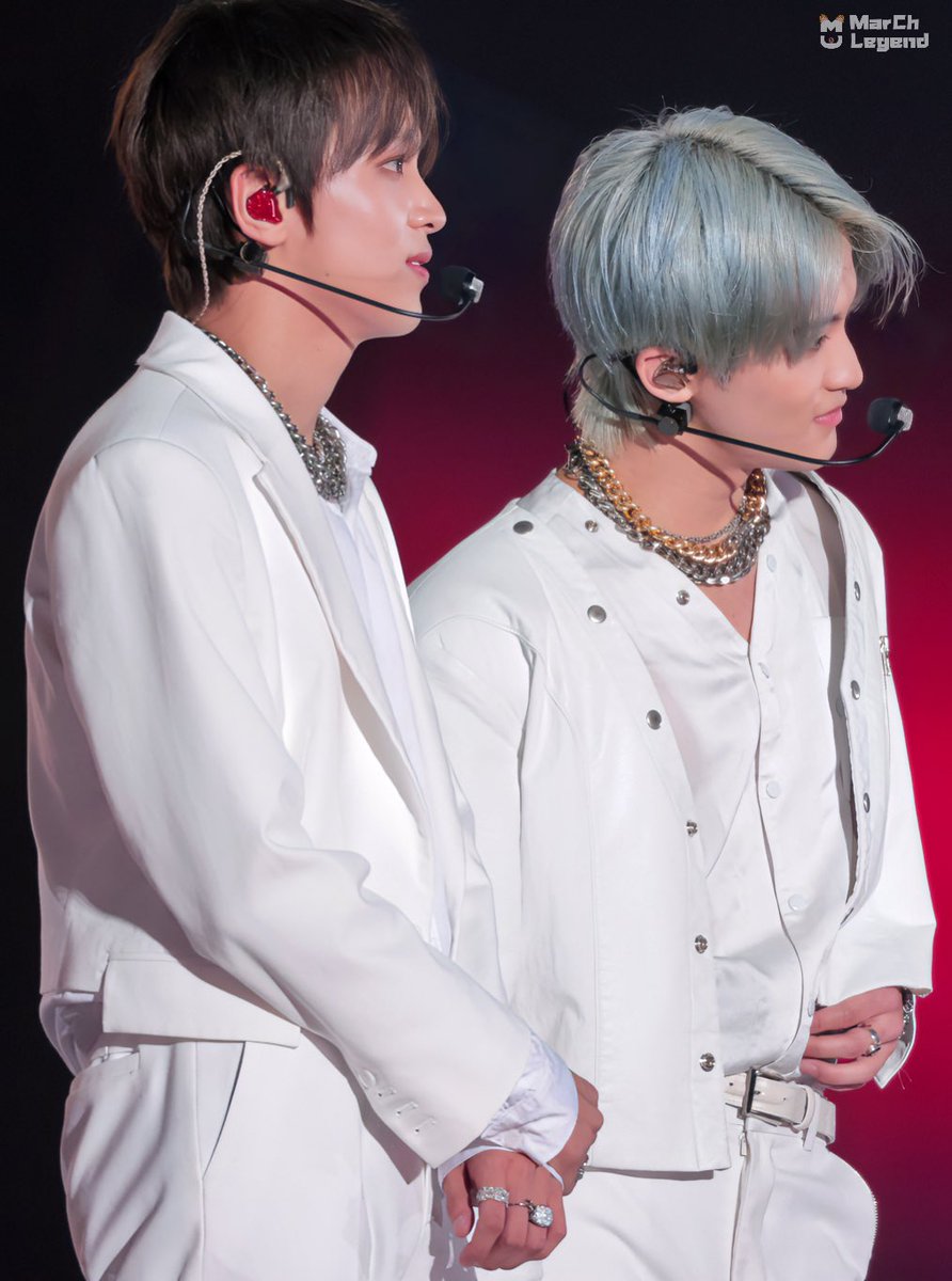 MarchLegend8266's tweet photo. 💚 221023 

🐯 🐻

#맠동 #동맠 #markhyuck #mahae 
#NCT #NCT127 https://t.co/1Za0Xaw82g