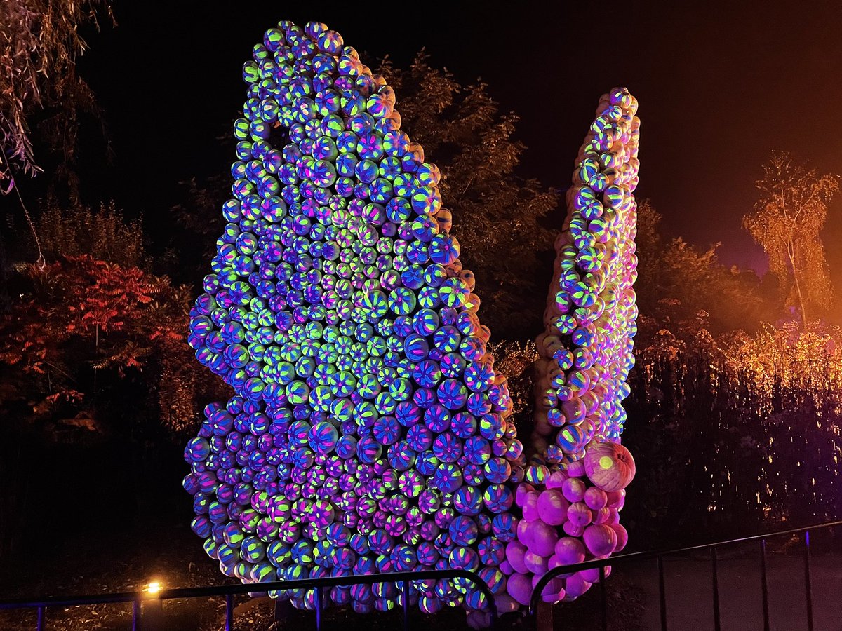 De #Halloween Nights in #Toverland zijn losgebarsten! Dat levert dit soort gave plaatjes op 🤩. En dan hebben we het nog niet eens gehad over die 150 scare actors! #komtdatzien