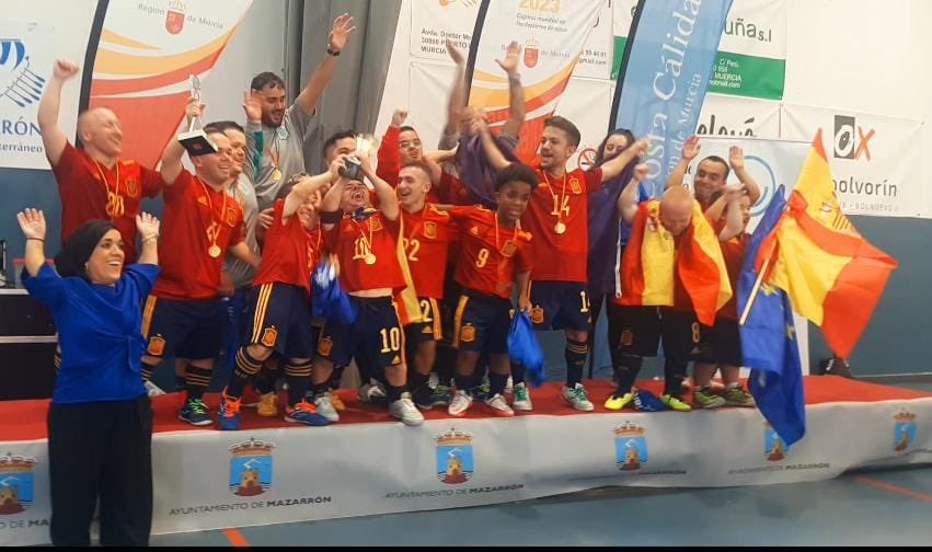 Equipo Español de Talla Baja tweet media