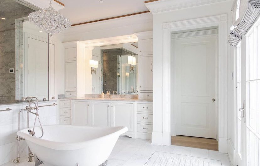 Bathroom goals. 😍✨ #bloomfieldoriginals #nashville #cabinet #interiordesign
#customcabinetry #customcabinets
#bathroomcabinets #bathroom
#bathroomdesign #design #Richelieu
#modern #classic
#classicbathroom #modernbathroom
#traditional #traditionalbathroom
#bathroomstyle