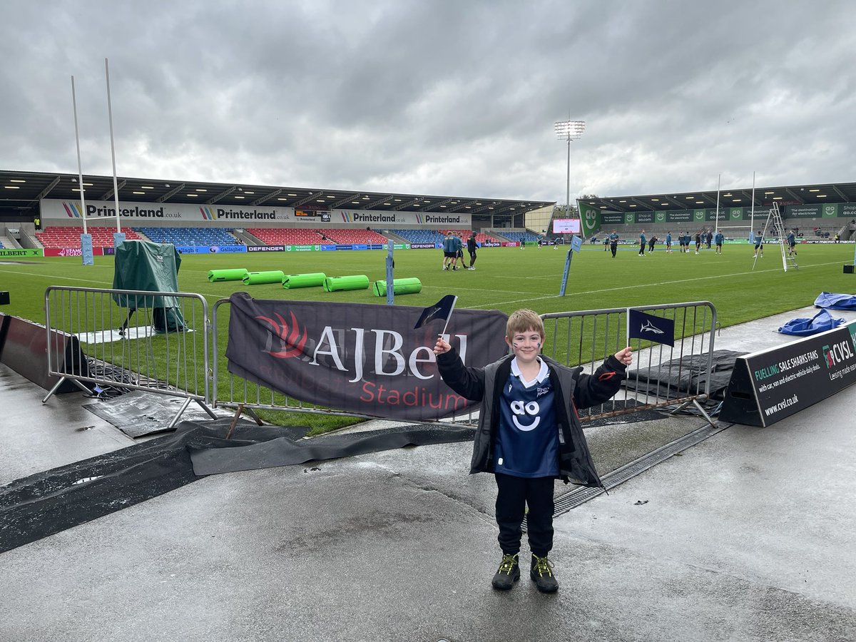 Lincoln’s first live Rugby game! #Salvhar <a href="/SaleSharksRugby/">Sale Sharks 🦈</a>