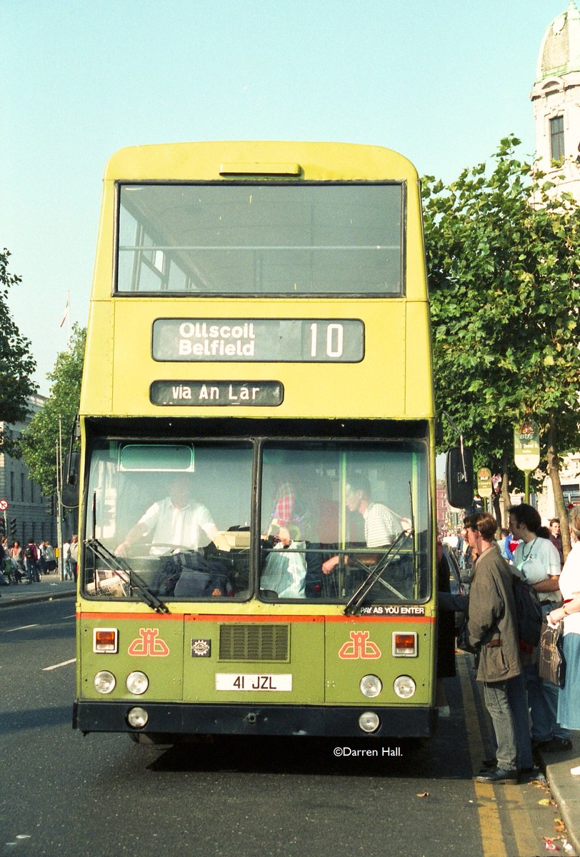 September 1995 and 14 year old KD41 is seen on a 10 at Lower O'Connell Street near the Bridge, it ended its days soon after, it was new to Donnybrook and allocated to the 18. @dublinbusnews #KD41 #dublin1995