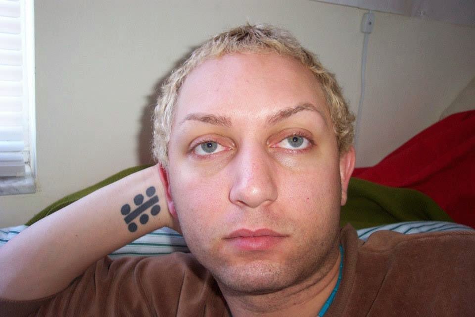 tickerbroken's tweet image. 