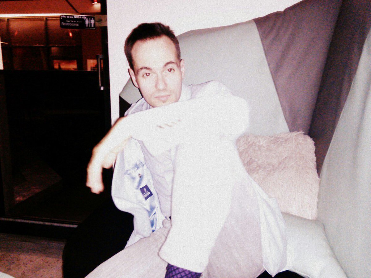 tickerbroken's tweet image. 