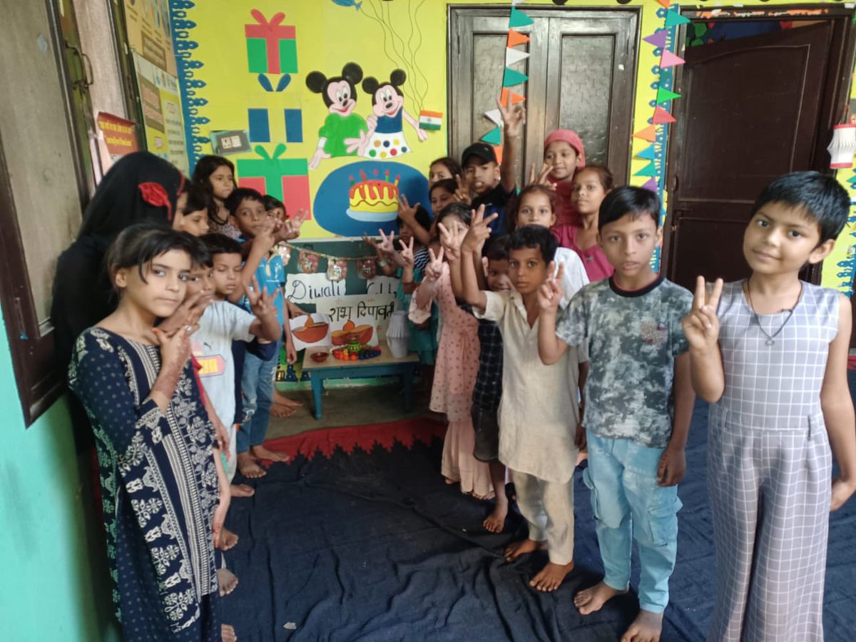 SARD_1996's tweet image. Sard field unit Moradabad celebrated Diwali festival in Fakeerpura one of ur project intervention area. Ms. Aanchal sharma one of our community mobiliser has shared this happy moment photos. #partage #Diwali2022 #protectionofchildren