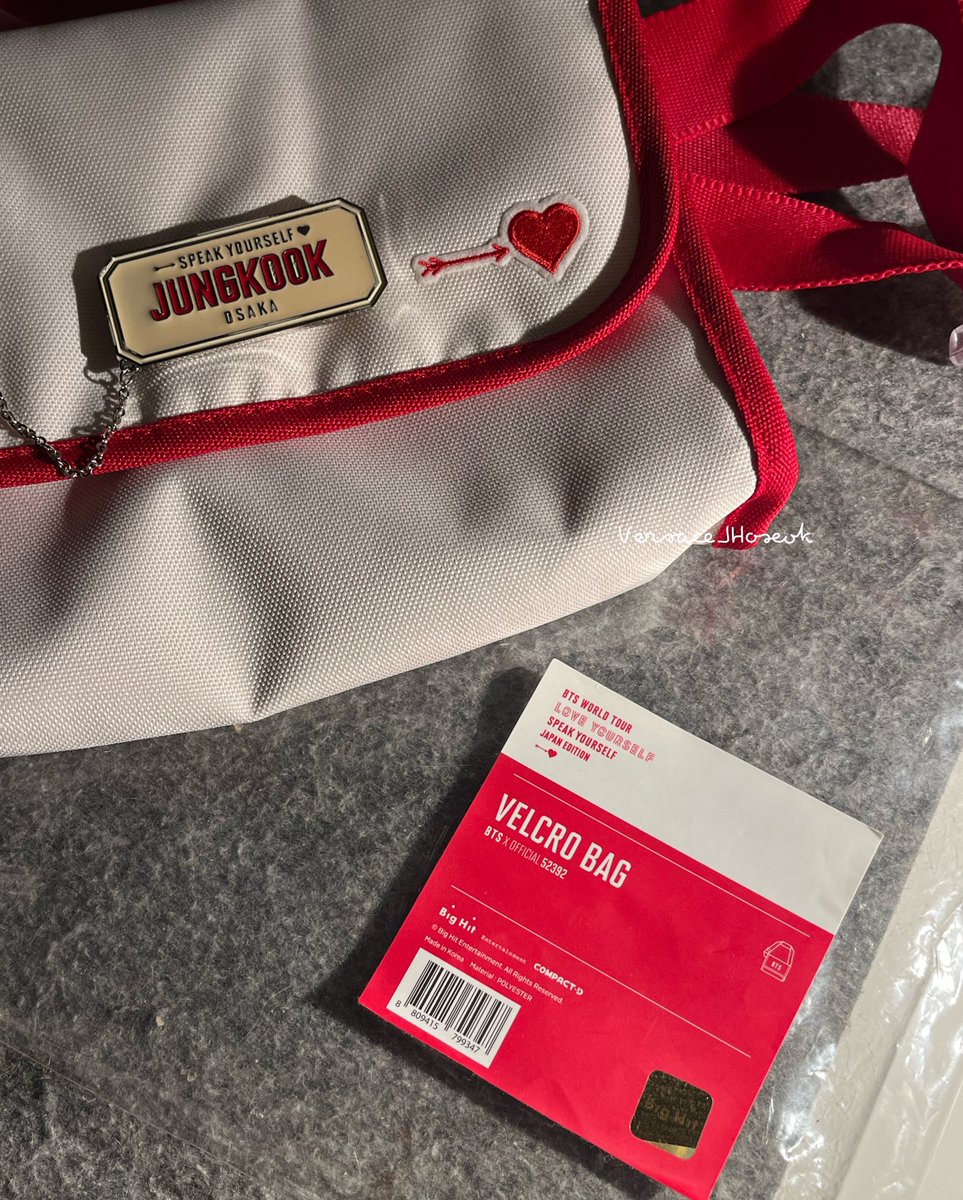 pr4isejvy's tweet photo. The Velcro bag is here, I treasure this bag for months!
Thank you @onenonlyjjk for selling this to me π #57feedbacks https://t.co/pTsG7zdKJ2