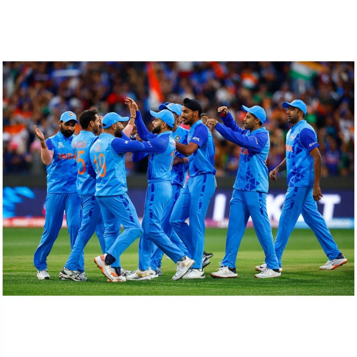 Cciittuu's tweet photo. King for a reason 
What a Virat inning it was 🔥
#T20WorldCup2022
#INDvPAK https://t.co/fAHtW5gbWT