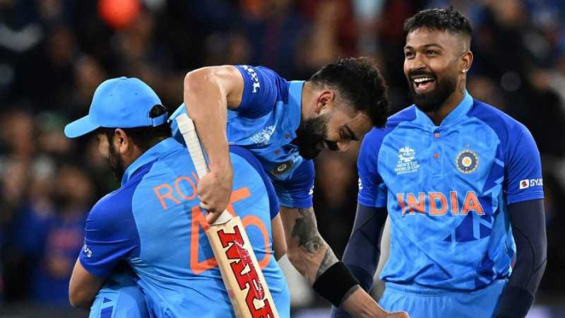 Cciittuu's tweet photo. King for a reason 
What a Virat inning it was 🔥
#T20WorldCup2022
#INDvPAK https://t.co/fAHtW5gbWT
