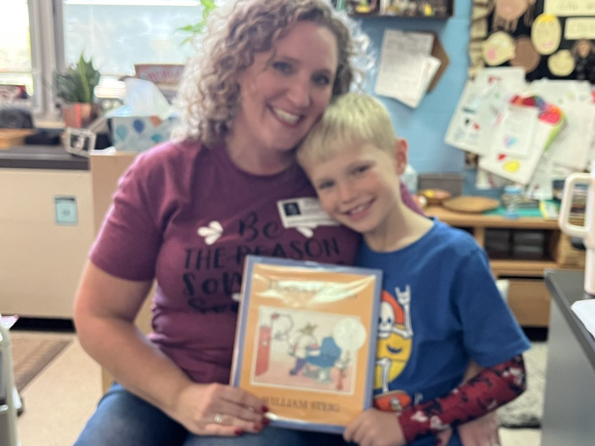 Thank you, Jacob’s mom for surprising us as a mystery reader! We loved the book and getting to know you better! #WEareLakota #WeChooseLakota #NeedtoSucceedCECS
#Creeksidetweet
