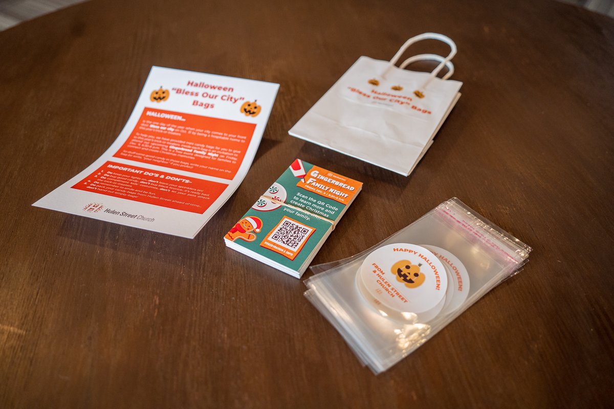 Halloween is a great opportunity to be a blessing to our city. Stop by the Life at Home Center this morning to pick up our Halloween "Bless our City" bags for this year's trick-or-treaters.

#hulenstreetchurch #fortworthtx #halloween #outreach