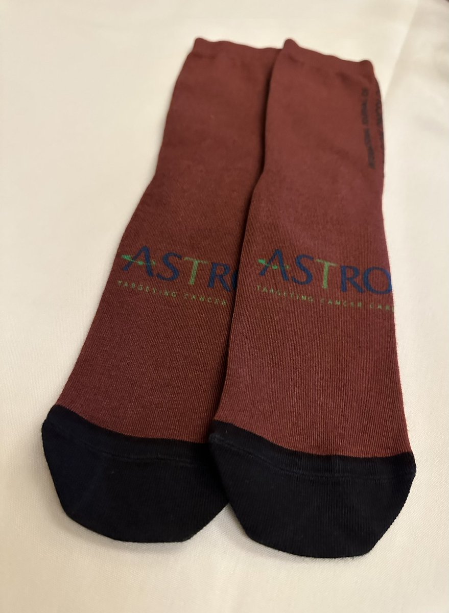 Early start at #ASTRO2022; but well worth it for the @ASTRO_org editorial board meeting (comes with @sueyom, @ShaunaRadOnc and socks 🥳). Thank you all the @IJROBP reviewers, remember perks including waivers on open access fees, access to @sciencedirect and upcoming CME. #radonc