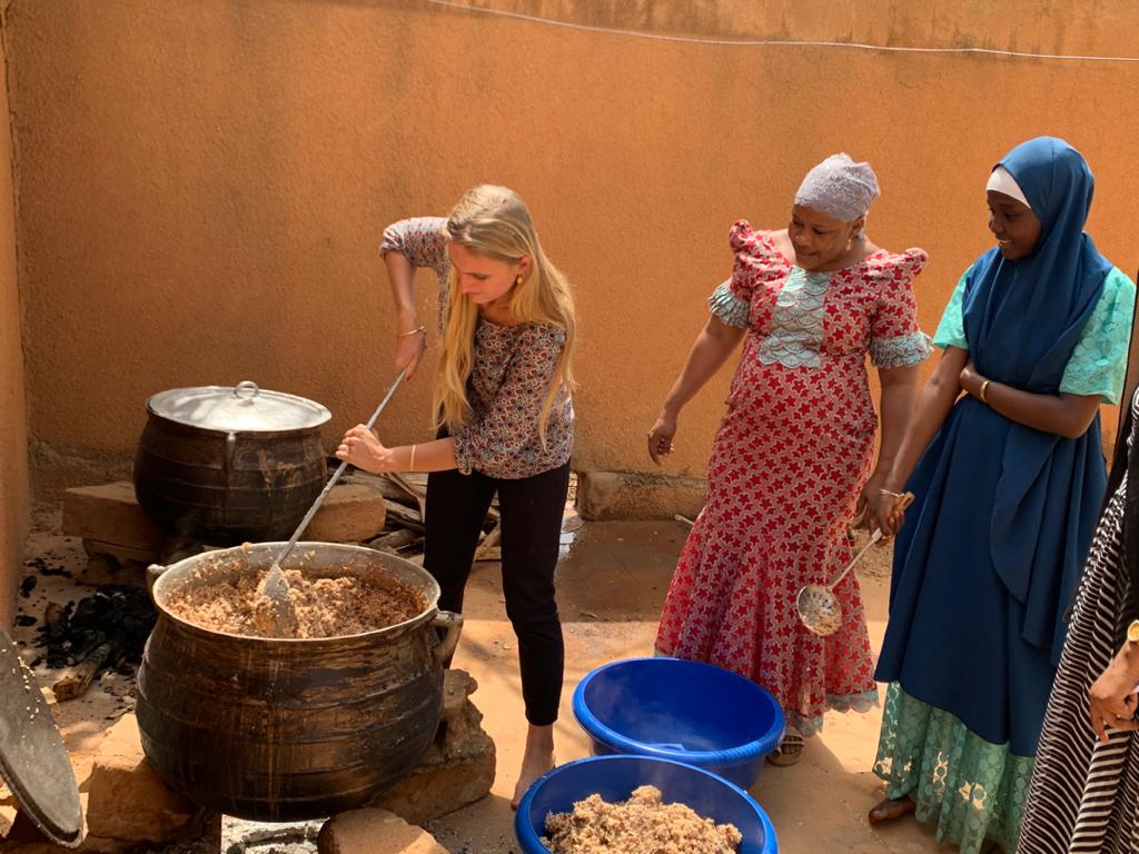 Heureusement que le ridicule ne tue pas deh 😂