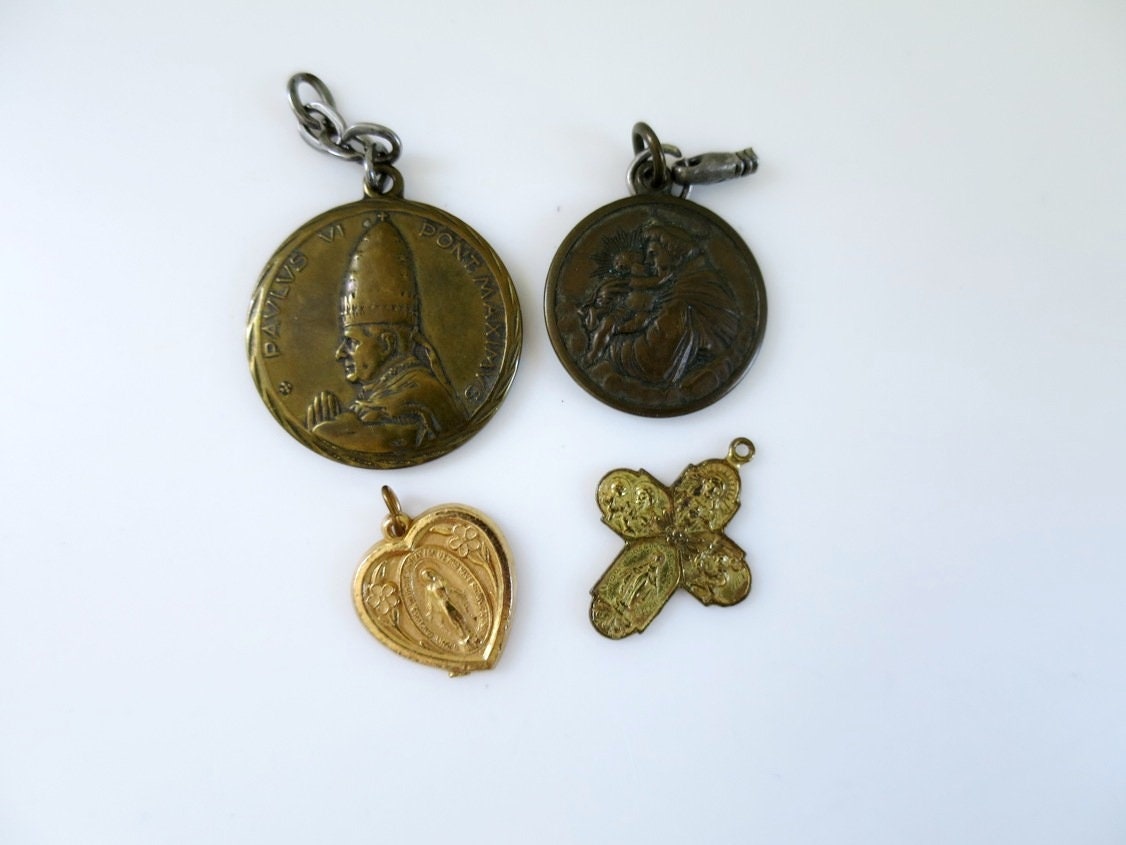 70s Pendants and Charms Jewelry, 4 Vintage Catholic or Religious Medals Lot, tuppu.net/c245eb68 #Halloween22 #TMTinsta #Etsyteamunity #HolidayJewelry