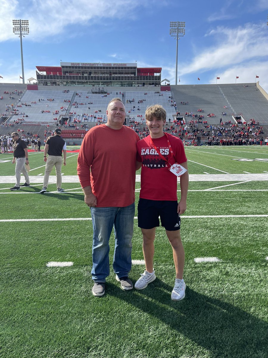 RyanCrompton26's tweet photo. Had a great time @MiamiOHFootball with @LuaniToto thank you @Martin_Miami_HC @RedHawksRecruit @Tom_Grippa @Jimmy_Grippa https://t.co/L5FhkwDGKF