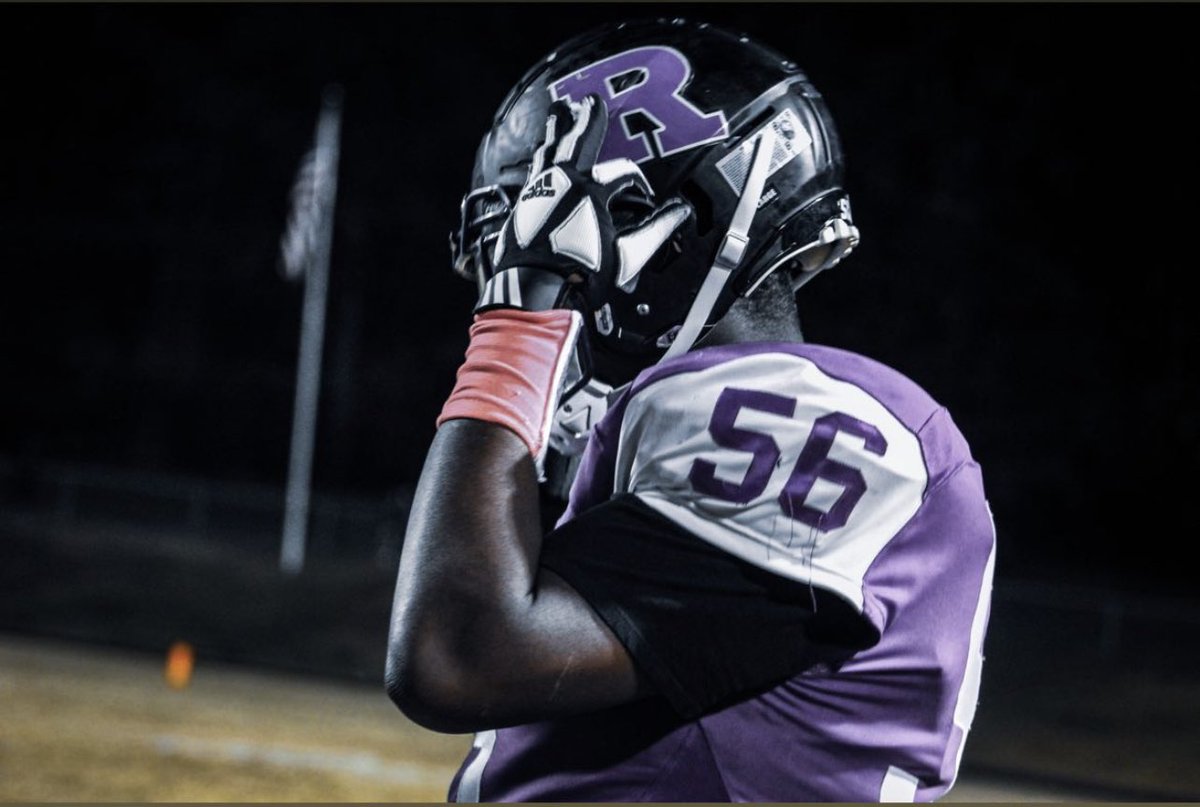 _CoachGreene_'s tweet photo. #LockedIn #Reloaded @RiversideFootb2 @athleticsRHS_nc https://t.co/S8Oc5pRouV