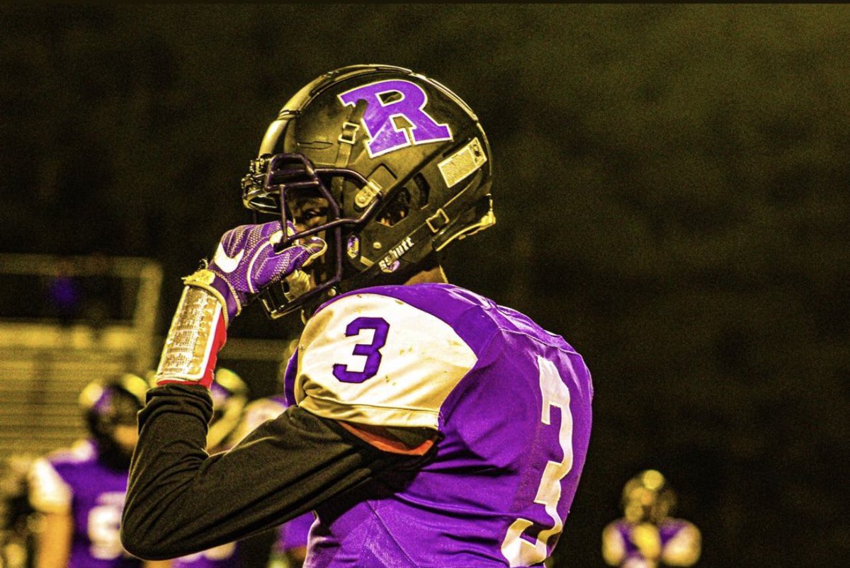 _CoachGreene_'s tweet photo. #LockedIn #Reloaded @RiversideFootb2 @athleticsRHS_nc https://t.co/S8Oc5pRouV