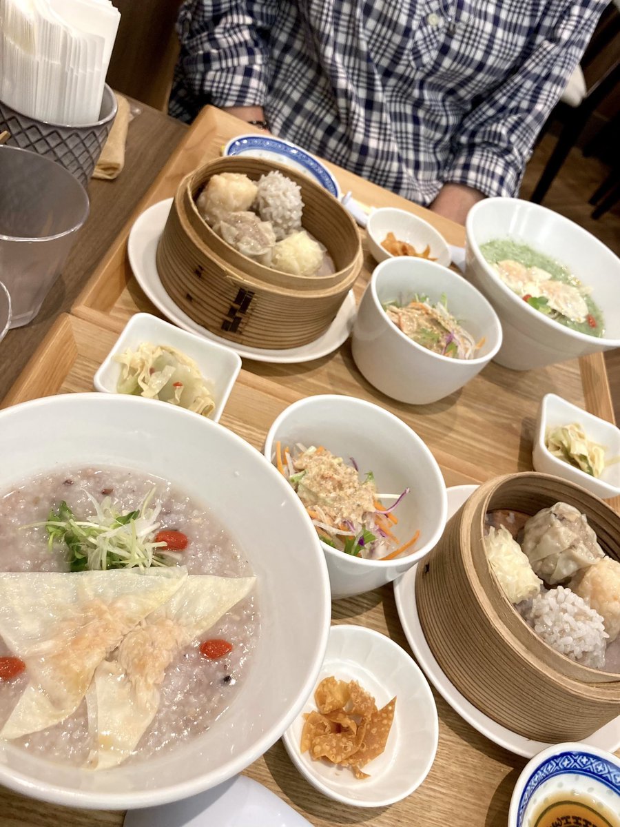p_manbo's tweet photo. ランチのお粥セットがヘルシーだった分、焼き栗のコーヒーフラッペのカロリーで取り戻すスタイル🤓
・
・
#ランチ #梅田 #阪急三番街 #大阪 #茶青花
#makemy #NU茶屋町 #コーヒーフラッペ https://t.co/nTl04cZk5F