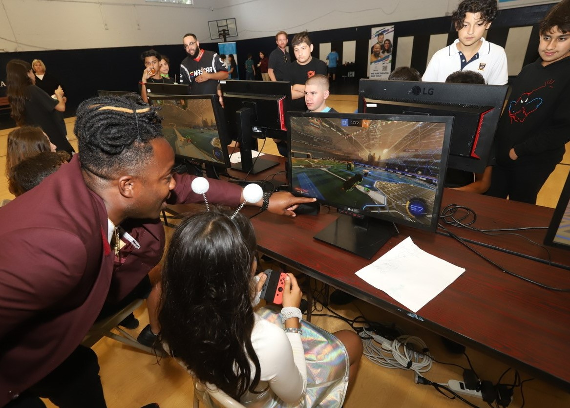 NASCAR and @CocaColaCo celebrated their official partnerships with @BGCA_Clubs as part of a special event at the Hank Kline Boys & Girls Club in Miami. Club members learned about career readiness and participated in a special Rocket League gaming tournament. #GreatFutures