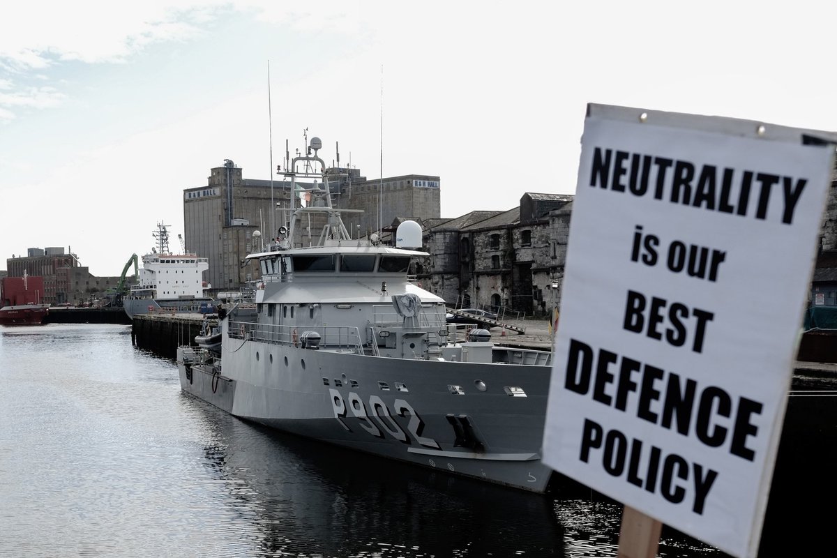 RiochtNaSaor's tweet photo. “…the small nations have everything to gain by peace, they have nothing to gain by wars and everything to lose…” - De Valera, 1955 #notoNato #withdrawfromPesco #keepIrelandNeutral #IrishNeutrality https://t.co/j6Jlhd6s7B