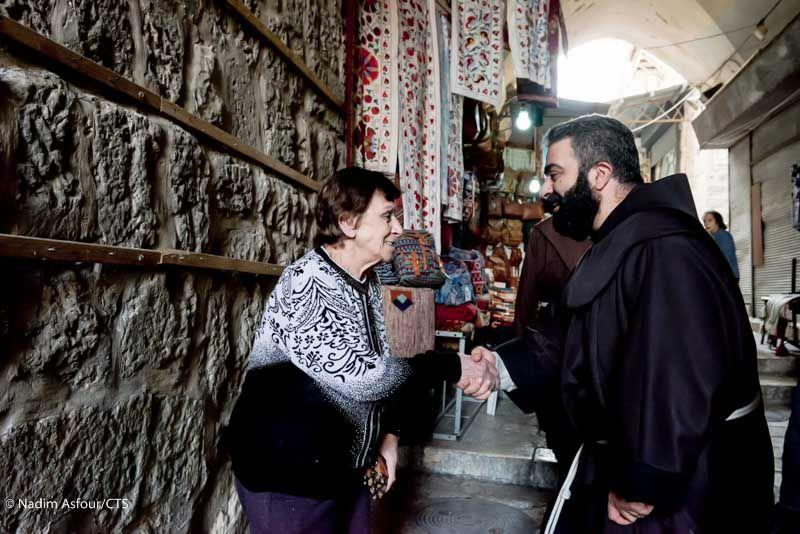 Este domingo nuestro corazón está con todos los misioneros, en especial con aquellos que velan y llevan la Buena Noticia a quienes habitan en la tierra de Jesús

#FelizDomingoATodos #DomundTestigos