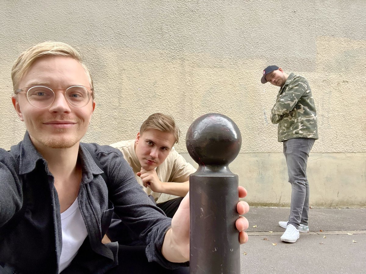 Last day in Paris so the GG team decided to go sight seeing 
#BeautifulBombasticBollards