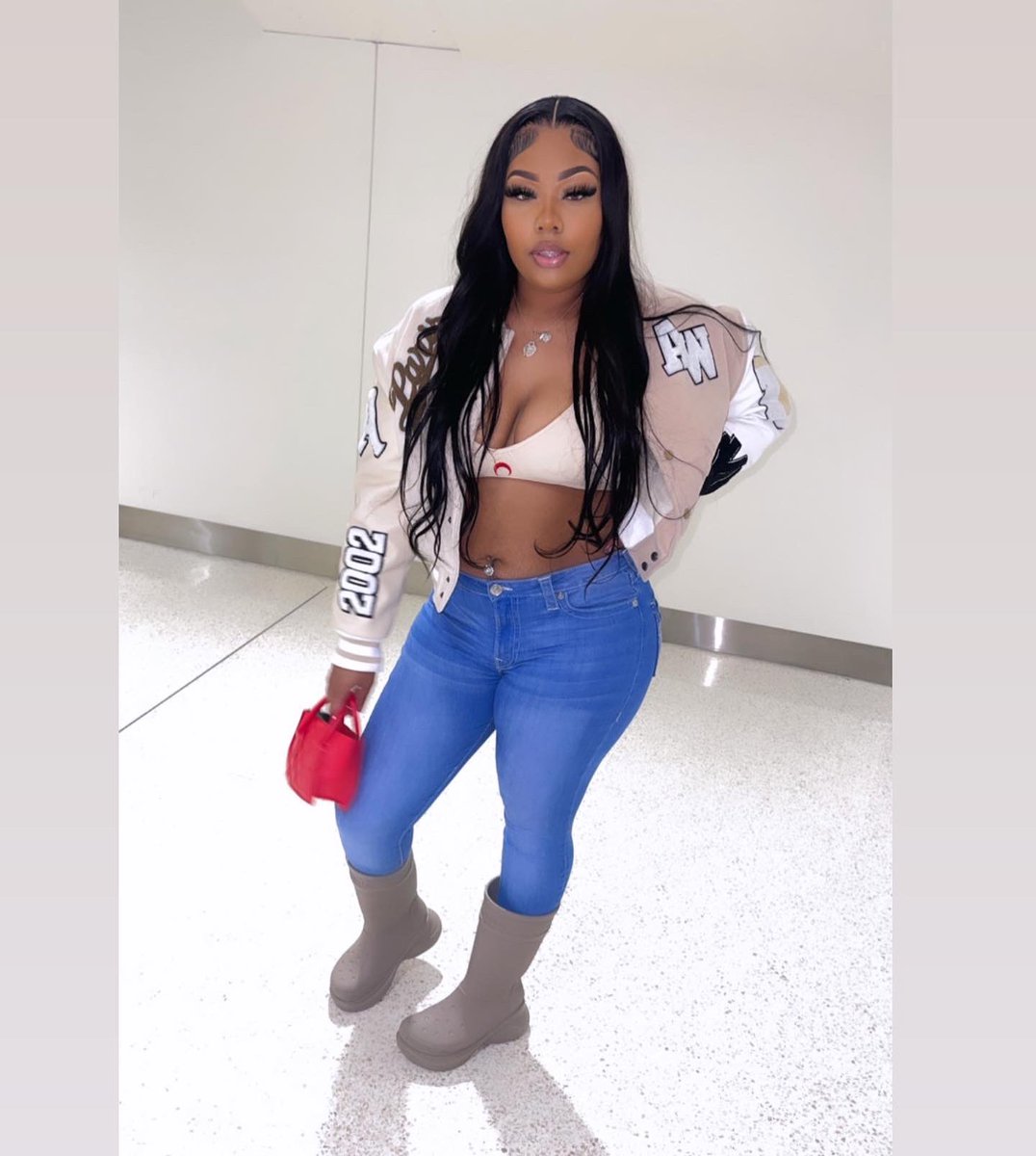 TrinLashea's tweet photo. It’s 2022 but shorty a millennium 🫶🏼 #millenniumtourTURNEDUP https://t.co/h0BlnwYhPf