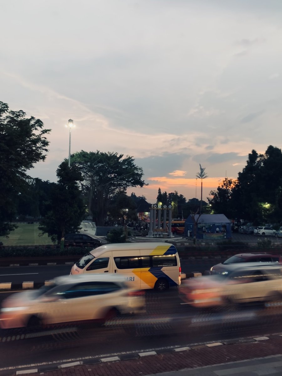 alonewofff's tweet photo. Something too fast, the other stuck. But, who cares?

📍YK https://t.co/3UiIfBCoD2