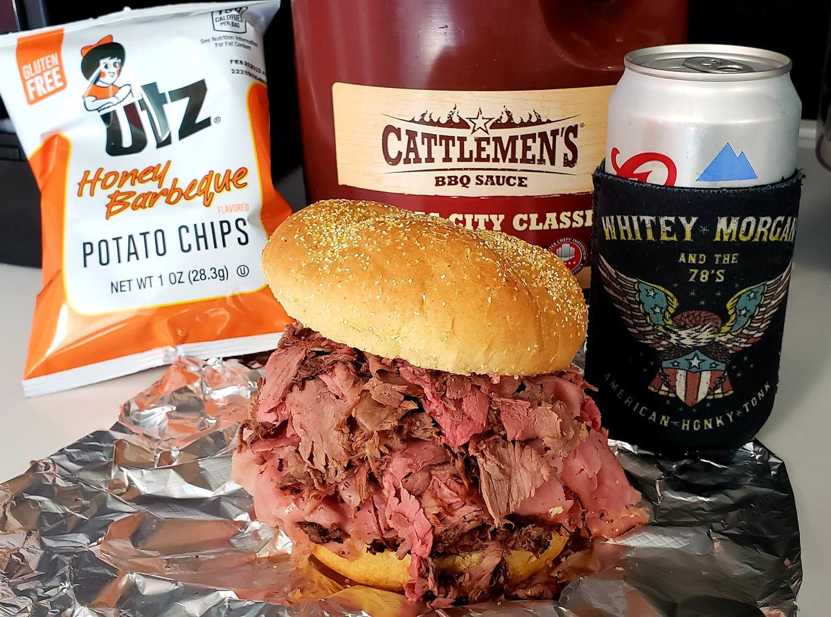Shovelhead88's tweet photo. @WhiteyMorgan Pit beef in Maryland. #bigfallsinn #fanshotoftheday https://t.co/pO9SunFpdI