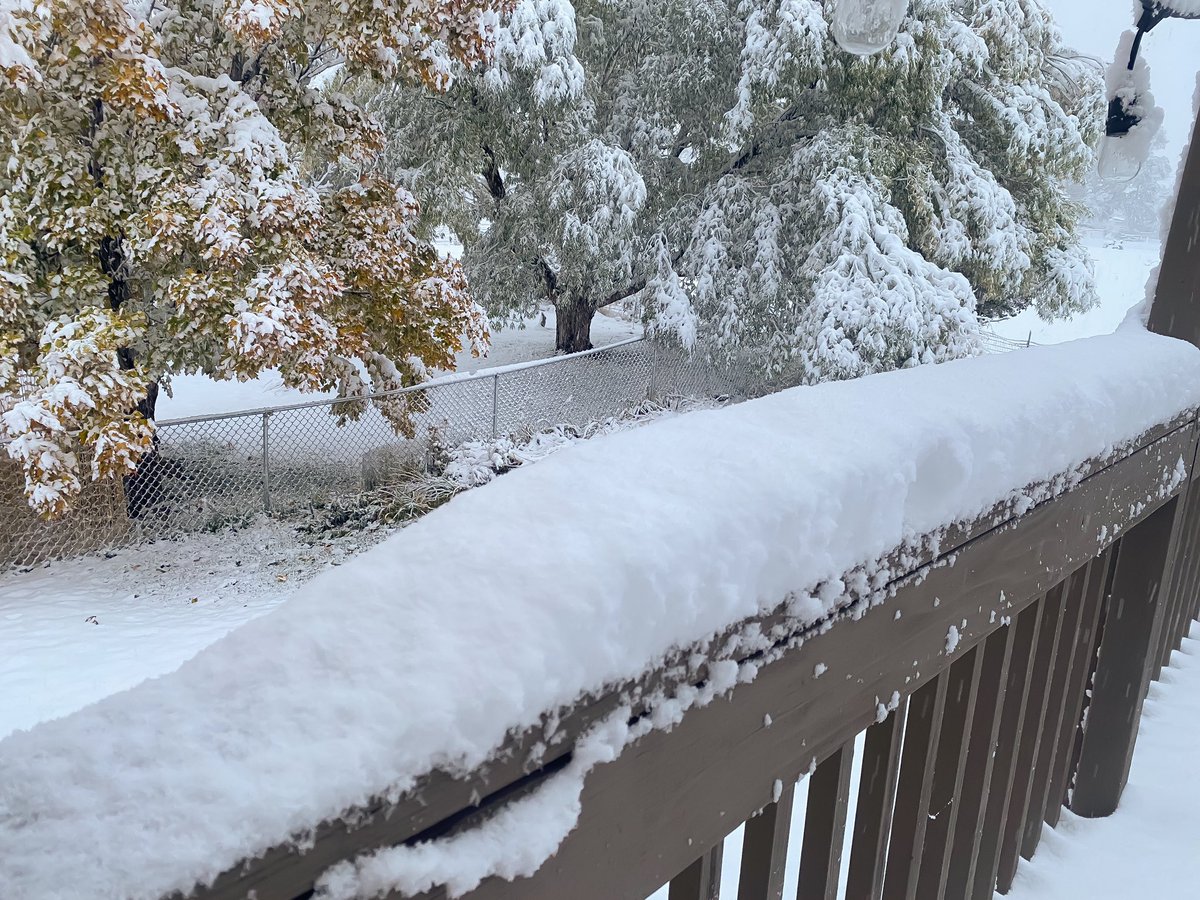 Derek_Photog's tweet photo. A Winter wonderland this morning in #Tooele #utwx https://t.co/c43d2VHYKL
