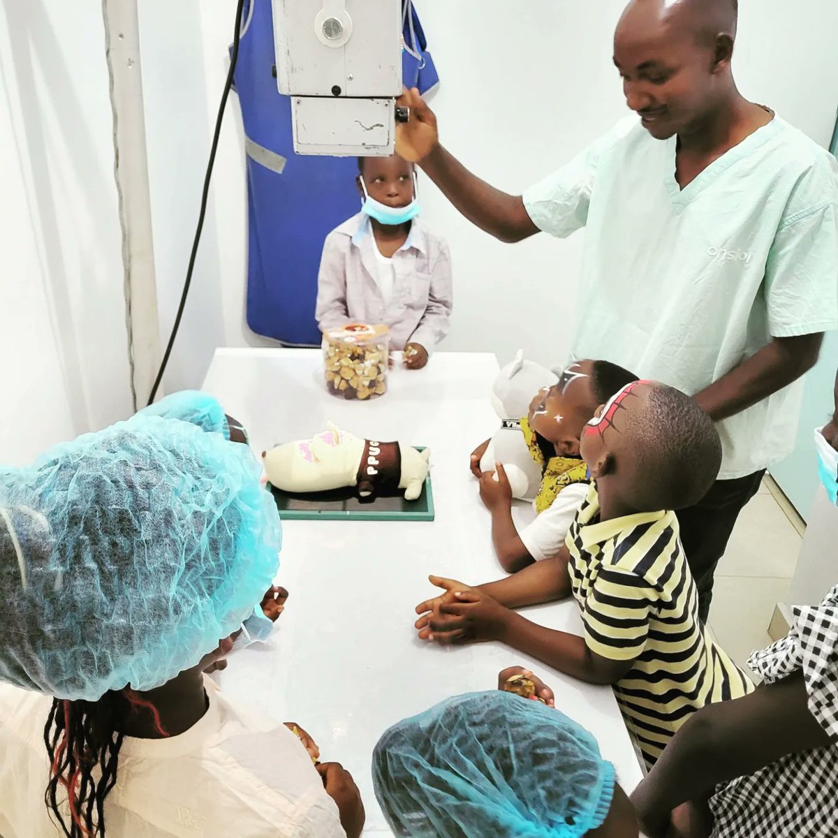 VisionRwanda's tweet photo. Our day of open door was an absolute success! Educating especially Children is our highest goal as they are the future if this world. So they learned about animal welfare, how to treat pets and when to go to the vet clinic. https://t.co/zmHX4NeEal