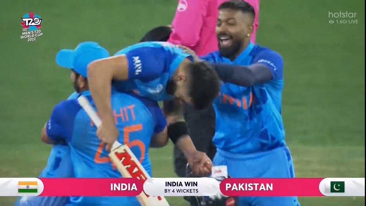 RamuSain4's tweet photo. King kohli Rocks ✌️✌️🇮🇳🇮🇳🇮🇳
#ViratKohli https://t.co/02L5v2mUco
