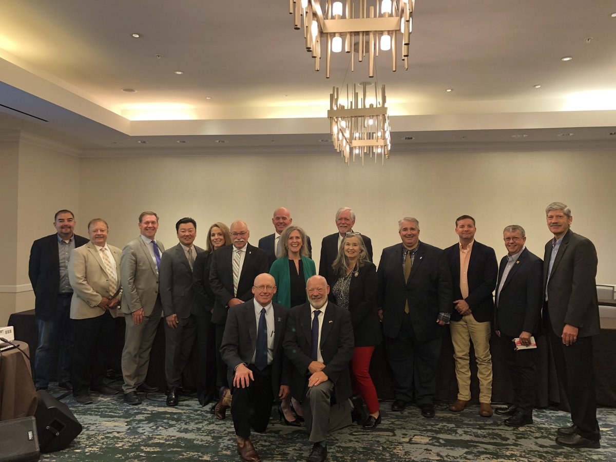 DesertSwallow's tweet image. Had a great meeting with the CEOs/their representatives of the #WASHTO states this morning at the @aashtospeaks Annual Meeting.