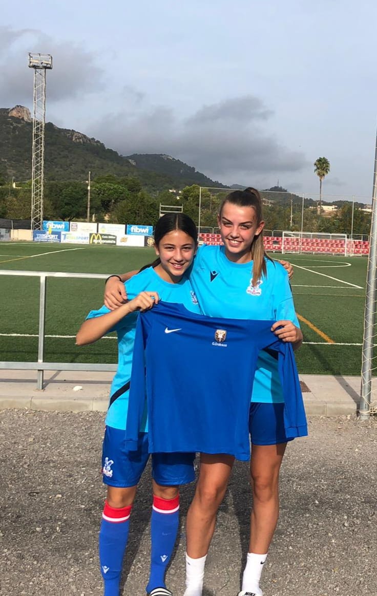 garymcmahon80's tweet photo. Rep'in WPA at the Majorca Girls Football tournament before the Real Madrid game. Amazing time had against the very best teams from all over the world. @WardenParkPE @CuckfieldCosmos @cpfcw_ydp https://t.co/DL5NkJnbQq